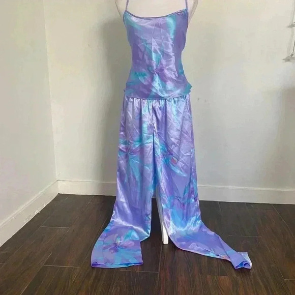 Blue & purple satin pajama set. - Picture 3 of 4
